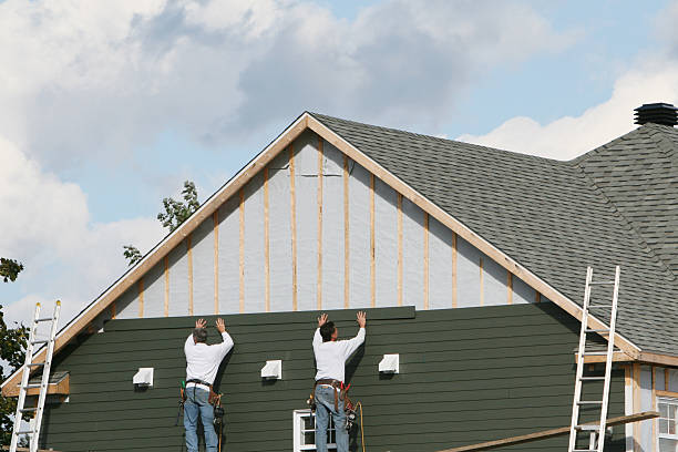 Professional Siding technician working in Leechburg, PA